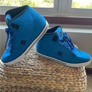 DC shoes in Royal Blue